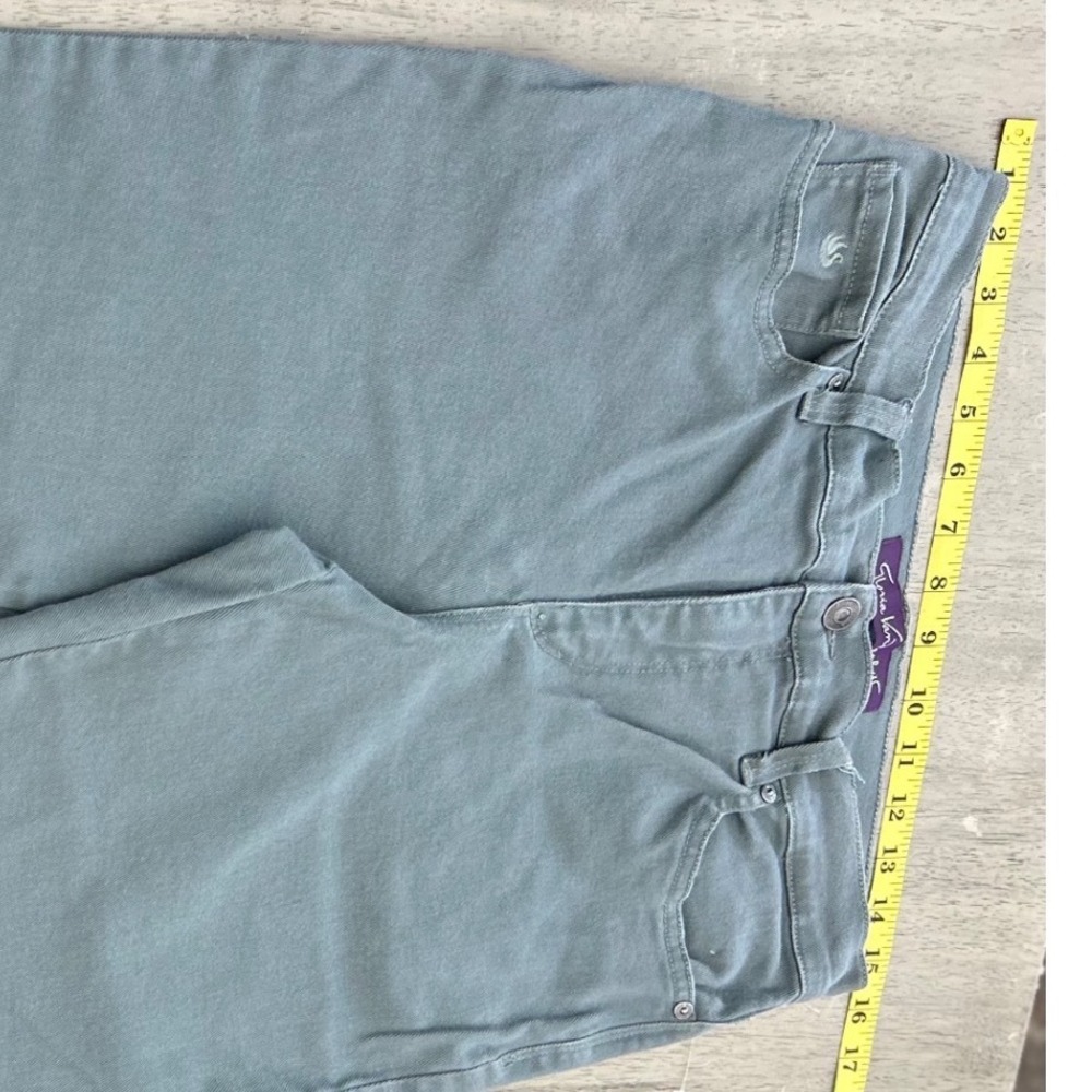 Gloria Vanderbilt Amanda High Rise Straight Leg Jeans Sage Green Size 6 Short - Picture 3 of 9
